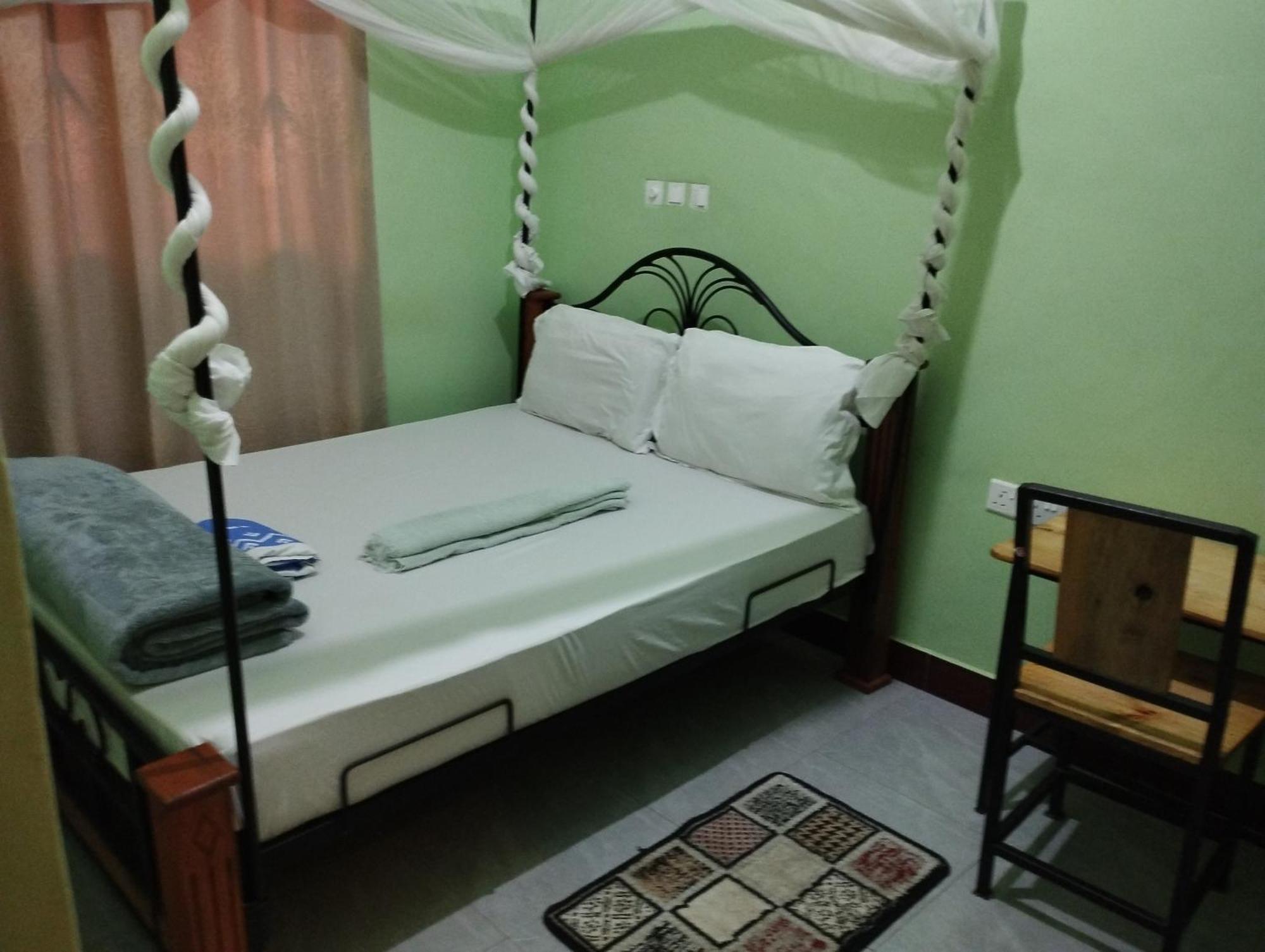 Lake Eyasi Safari Motel Mangola Exterior photo